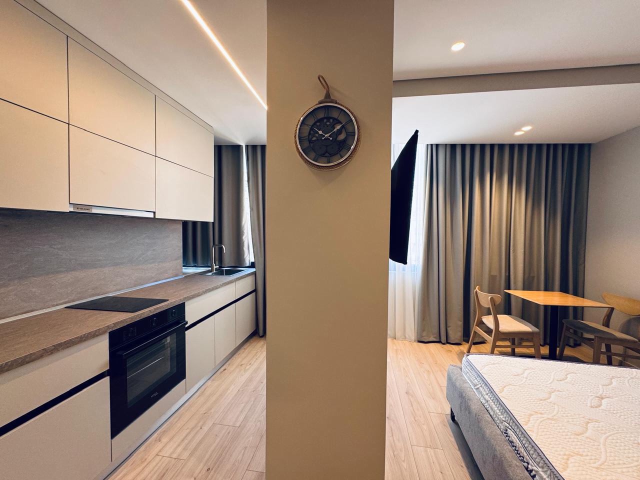 Kuzhinë Lineare Krem për Apartament